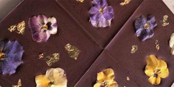 candied_violas_with_edible_gold